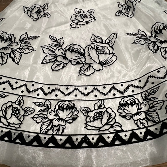 MSK Black and White Floral A-Line Skirt - Picture 7 of 11